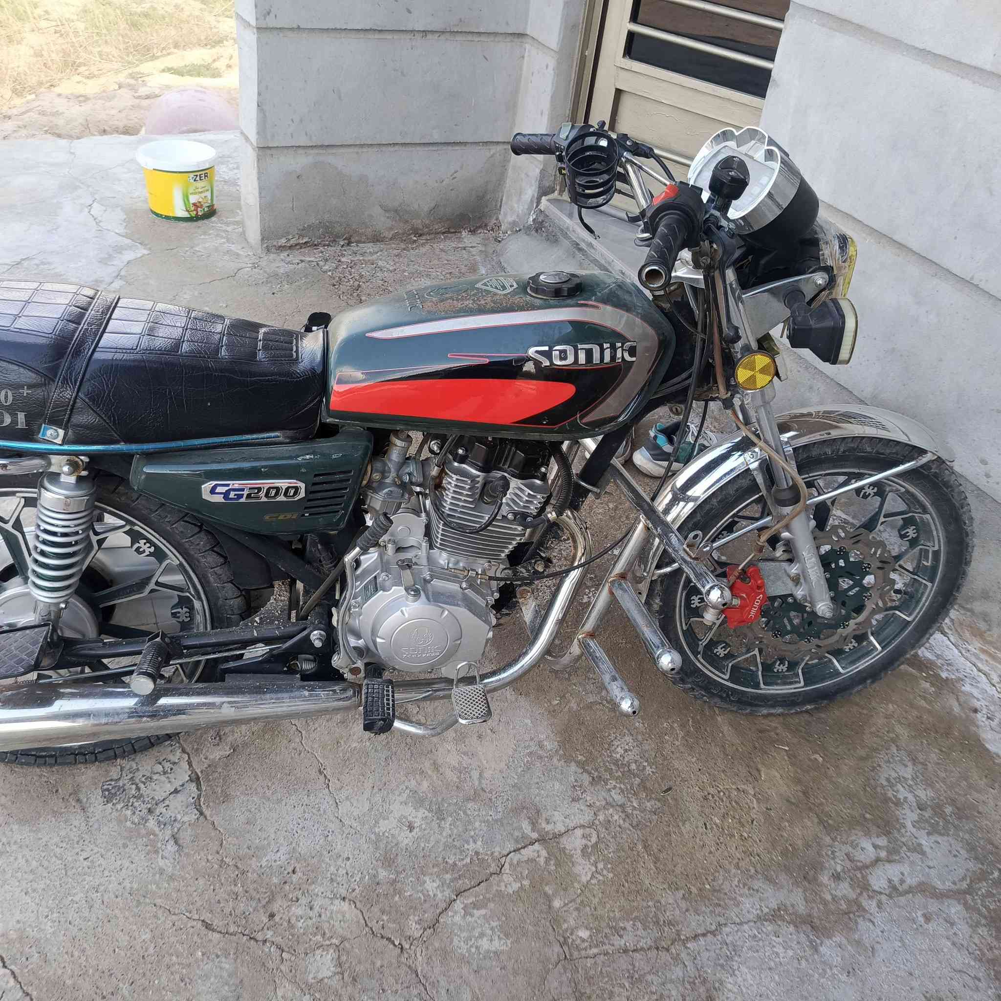 سلام عليكم دراجة سيفان موديل 2024
&تاير خلفي تعبان و باتري تعبان فقط 
مكان ديالئ الخالص 
سعر 650بيهة مجال بصيط


**إذا كنت صاحب هذا الإعلان وتريد حذفه لأي سبب، رجاءا أرسل رسالة إلى الدعم الفني**