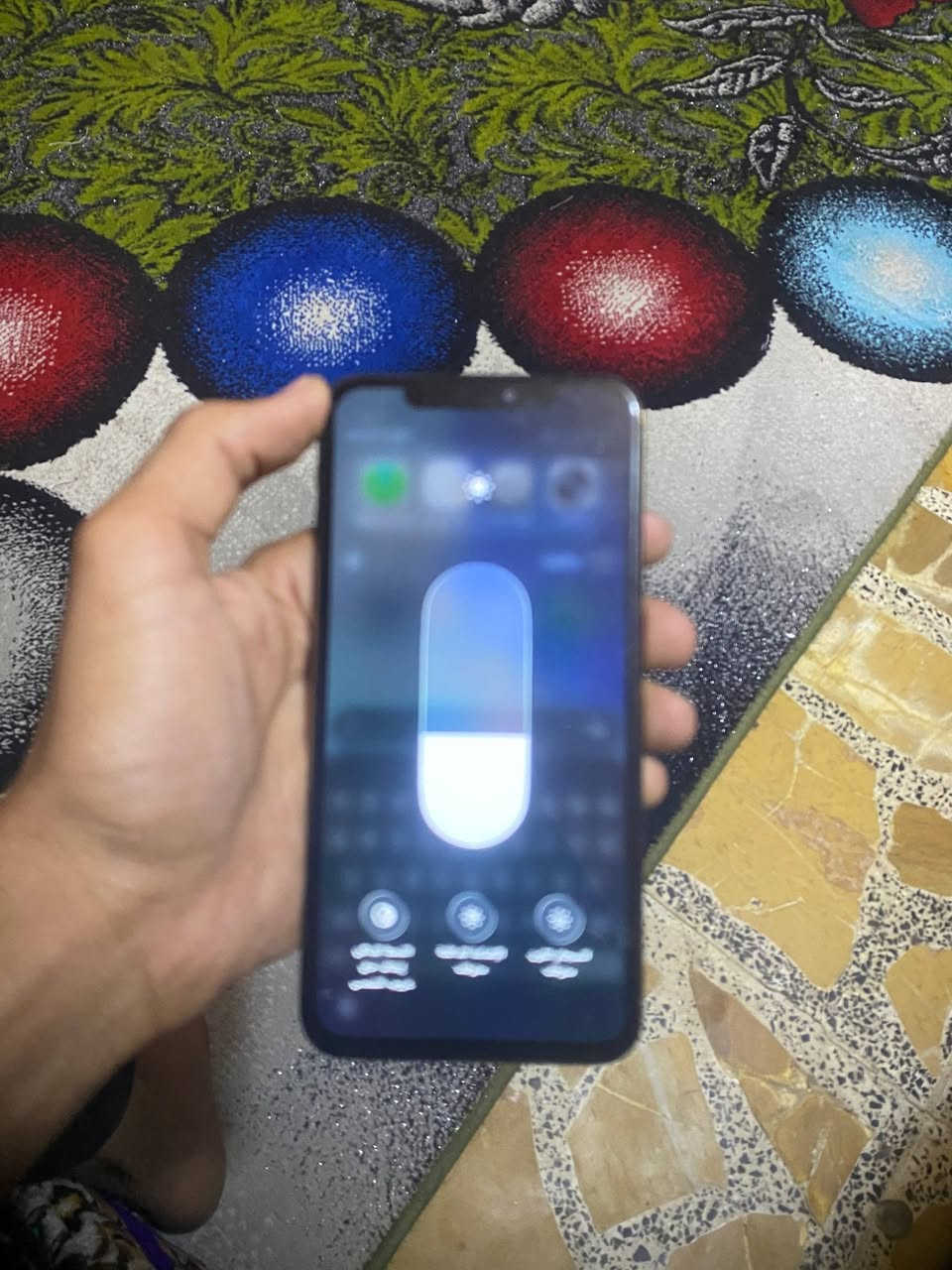 ايفون 11 برو ماكس 256 مبدل شاشه وبطاريه كلش حلوات الكامره بيهه اهتزاز والدكمه التنصي واكفه فيس ايدي واكف  سعرا 200
مكاني بغداد الحبيبيه *********** واتساب
