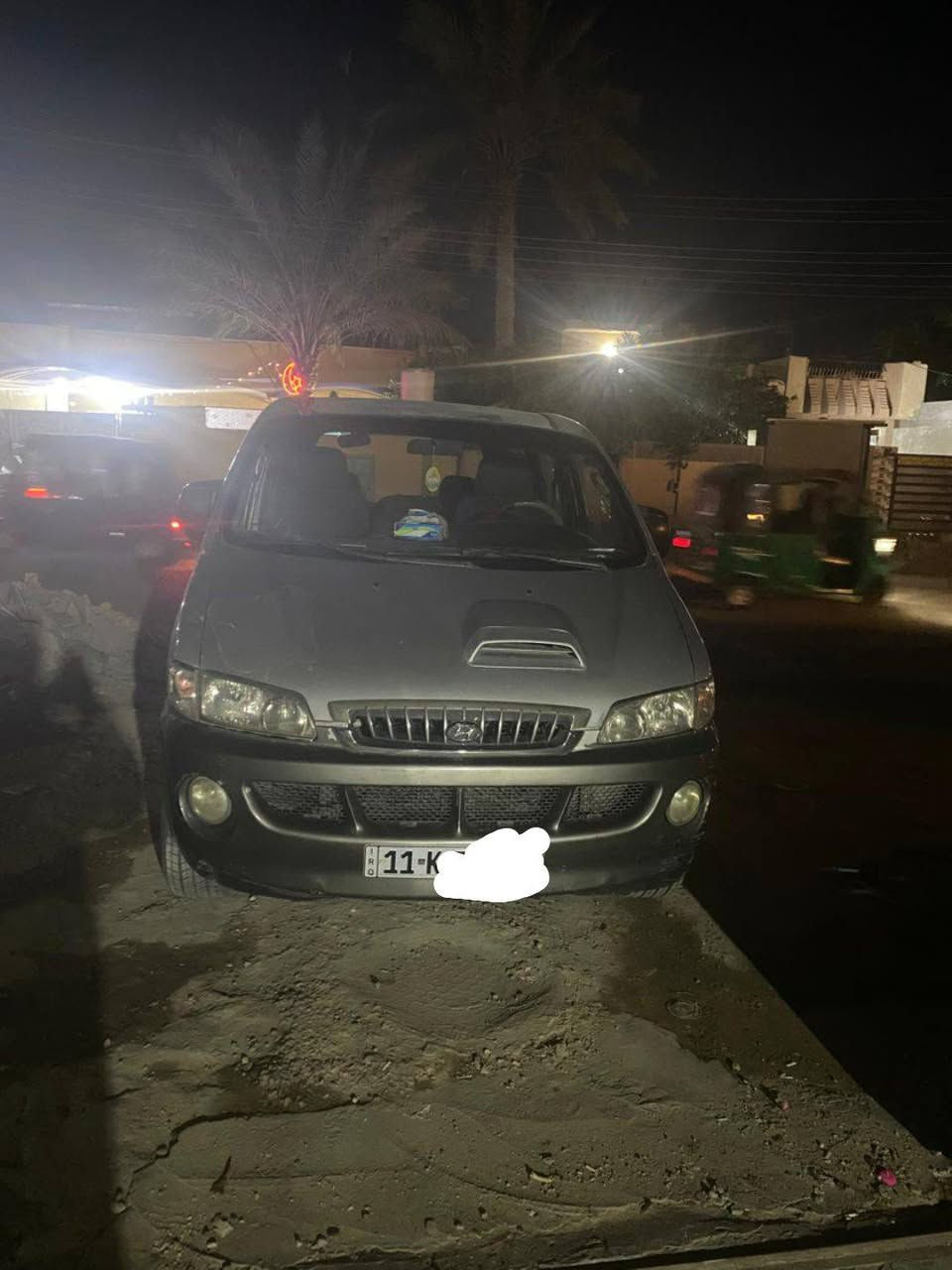 السلام عليكم ستاركس مديل 2003 كامله مكمله تجي تشوف بعينك بلادي كلها شواصيها مال شركه محرك مفتوح كير عادي رقم خصوصي بغداد ترايك للبصره السعر 75 وبيها مجال بسيط رقم الموبايل ‎0790 319 6345 *********** مكان السيارة بغداد المحمودية
