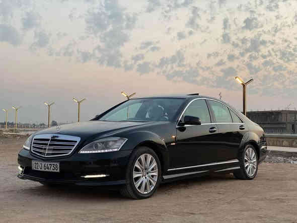 السلام عليكم
للبيع او مراوسMercedes _benz s350 
موديل 2009  باب قصير  
السيارة عليها تحديث خارجي 2013 
وسعرها مناسب جدا
للتواصل 
***********
