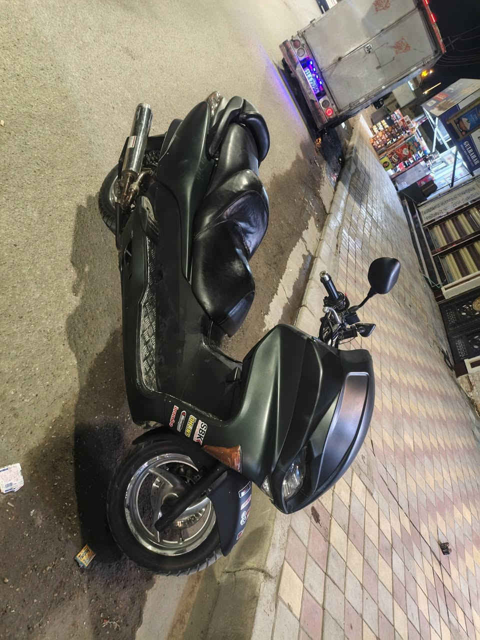 السلام عليكم فورزه 09 بصمه كهربائيات كلهه ع بلاد  كزوز رياضي موسجل شغال نضام كير عادي واتماتيك نضام بي سبورت ونضام عادي وشغاله أي نقص مابيها نكره سلف بكل وقت الدراجه بدون اوراق الكفر شويه يرادله ترتيب الدراجه مراوس حسب القناعه مكاني الرمادي ***********
