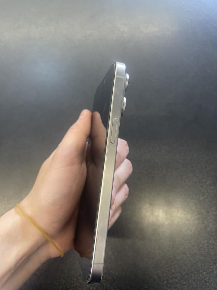 ايفون 15 برو ماكس ذ256 نموذج m بطاريه87
السعر مليون وميه وخمسين


**إذا كنت صاحب هذا الإعلان وتريد حذفه لأي سبب، رجاءا أرسل رسالة إلى الدعم الفني**