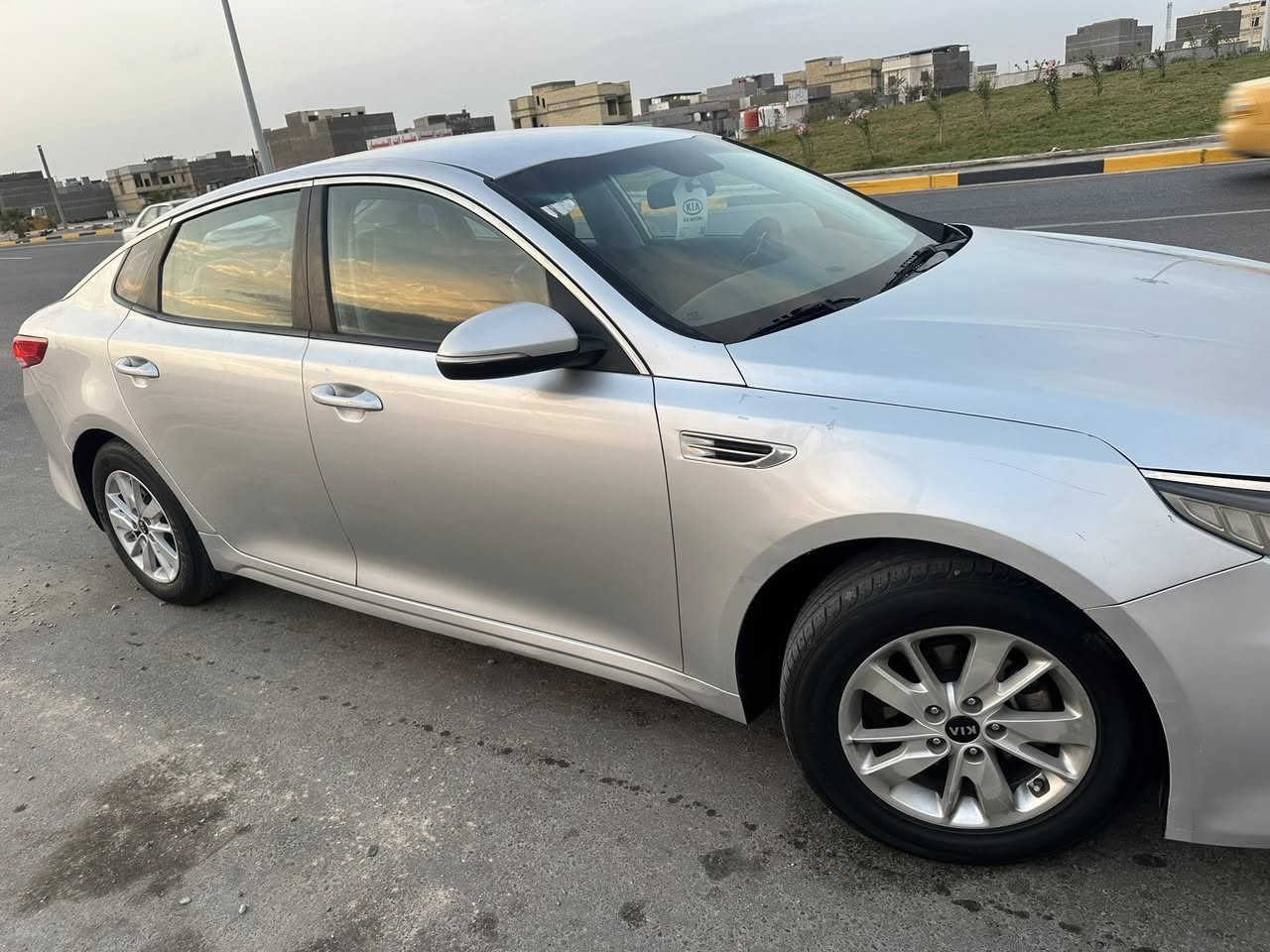 سلام عليكم  رمضان كريم
كي فايف وارد كوري مديل 2017
رقم بغداد باسمي رقم انكليزي 
سياره جديده كلش كفاله من ضربه امه صبغ وارد كوري غير مكفول من صبغ  بيه 4 قطع  صبغ اثر جراد مكينه وكير كفاله مكينه 2000 دووش
سياره شاشه كبيره كامره حساس خلفي اشاير بلمري مري دواخل اسود جلد مري شفط  حداده جديده تخم تاير سياره جديده ستخدام شخصي 
مكانه بصره حي بغداد خلف علوه المخضر   سعره130$
*********** موجود واتساب
