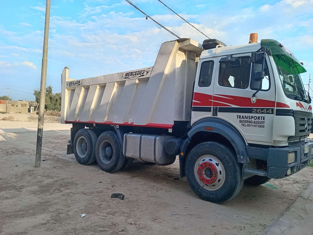 سلام عليكم سياره للبيع موديل 96 شاصي 25 ماكينه 44 مجموعه جيف  جير 220 رقم بابل***********
