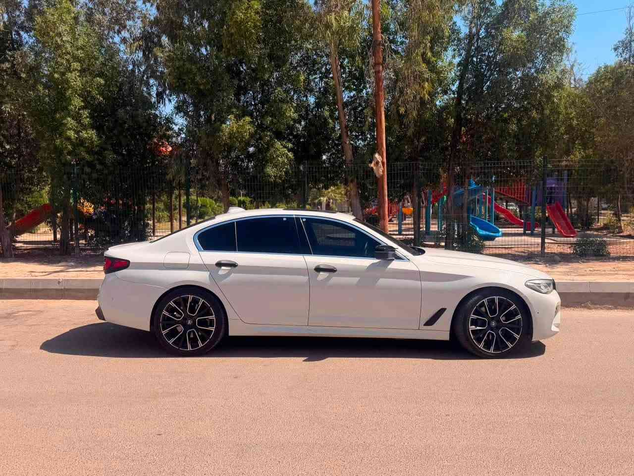 Bmw 540i 2021
السياره وارد امريكي حادثها فقط الداير مال جاملغ الخلفي وموجود السونار
ماشيه 55 الف
مواصفات ال540 معروفه
رادار امامي تنبيه خروج عن المسار
تحديد مسار
حساسات 360 
كيجات دجتل 
تدفئه كشنات
لايتات متحرك
السعر 360 ورقه 
مكانها حله شارع 40 
للاستفسار ***********
