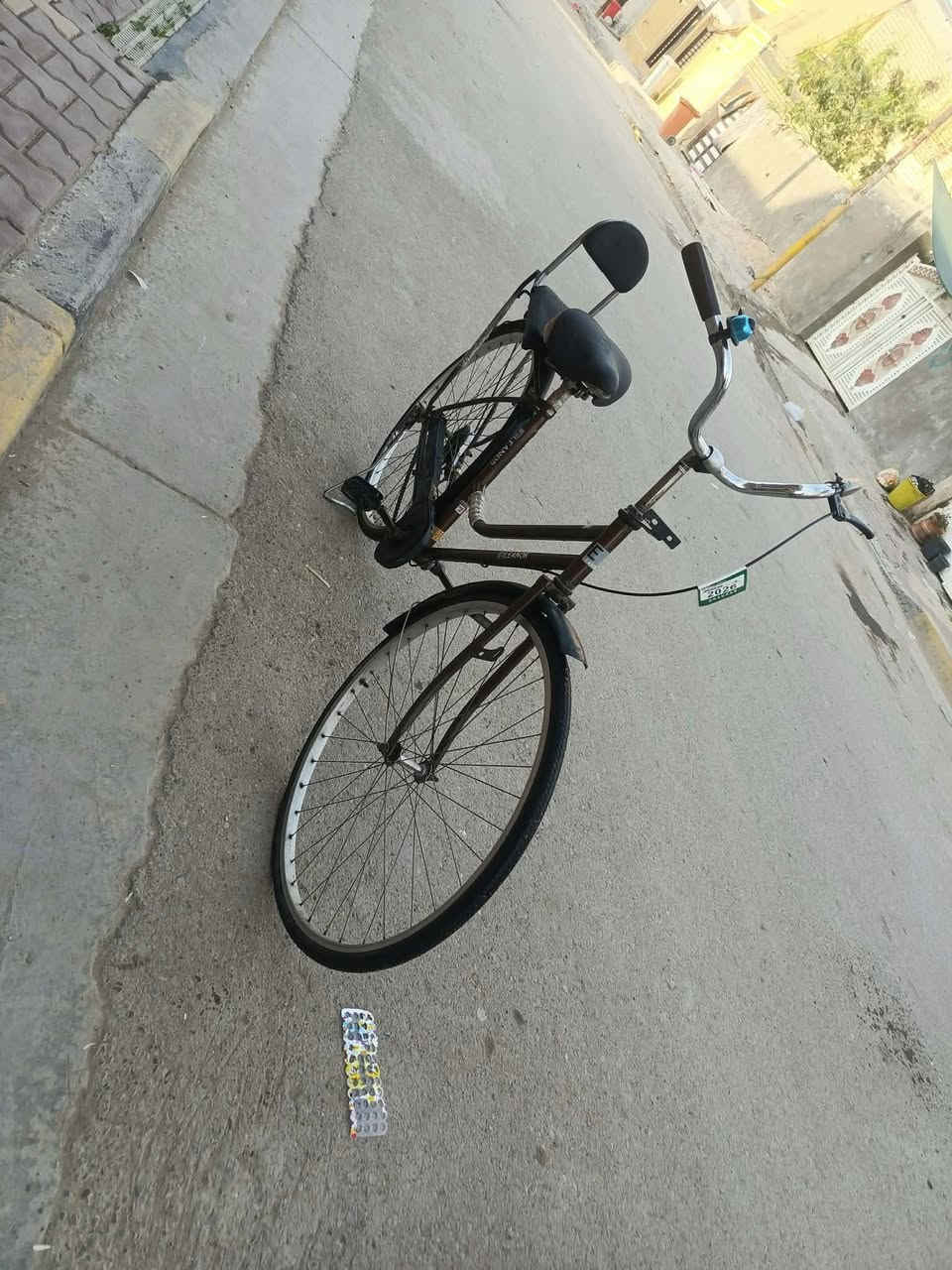 بايسكل حجم 27 الاصلي كلش نضيف السعر 70 الف الشراي يتصل ***********
