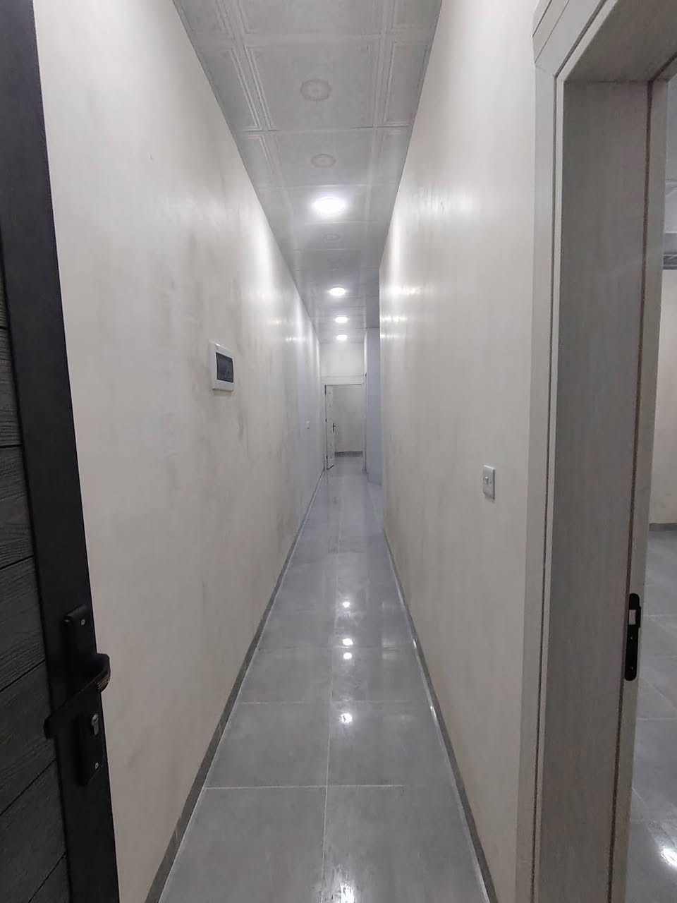 دار للبيع بلاش البلاش طابو صرف بسم شخص واحد وبسعر 65 وبي مجال معامله مع صاحب الدار مباشر مساحه الدار 100 متر طول صفر هسه خلص 
حي عسكري منطقه 77 خلف المستوصف الجديد قرب جامع الامام علي للحجز راسل خاص او واتس اب او اتصل 
***********
