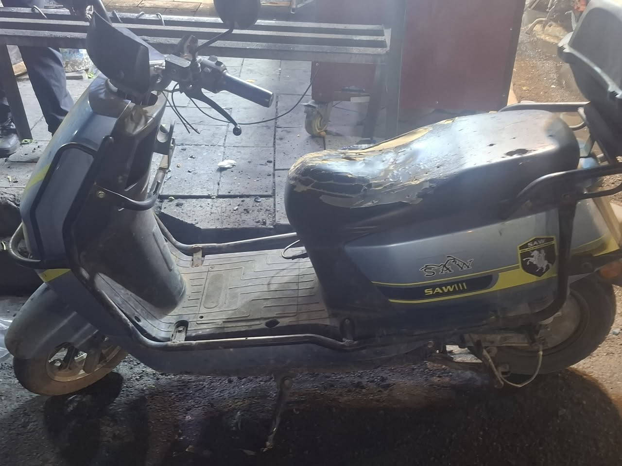 دراجه شحن ٦ بطاريات مصطره نضافه٨٠ بل ١٠٠ بطاريات السعر ٥٠٠ بغداد الغدير هاتف ***********
