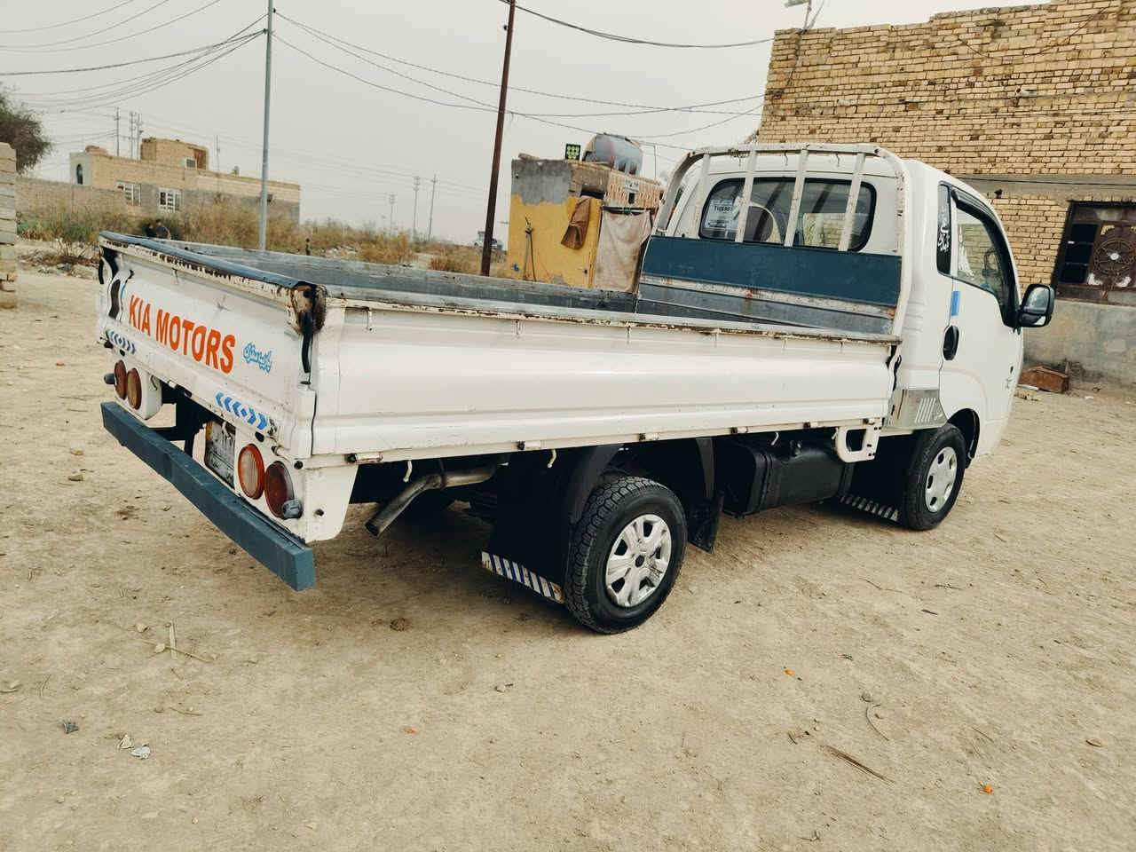 يا الله سلام عليكم سيارة للبيع كيه بنكو حمل موديل 2017
رقم بصره تحويل مباشر سنويه مجدده لل 2029 مشروع وطني 
سيارة جاهزة مكفوله من صبغ مكينة 2700 جديده 
مكينة وكير واكسن مكفولات شرط حداديه جديده تخم تايرات جدد 
كهربائية من طول للطول شغاله مكفوله كفاله عامه من الضربة والخياس والصبق بلاد العنوان ذي قار سعر 107 ورقات وبيه مجال 
*********** اكثر ستفسار تصل مكلف بلنشر 
***********
