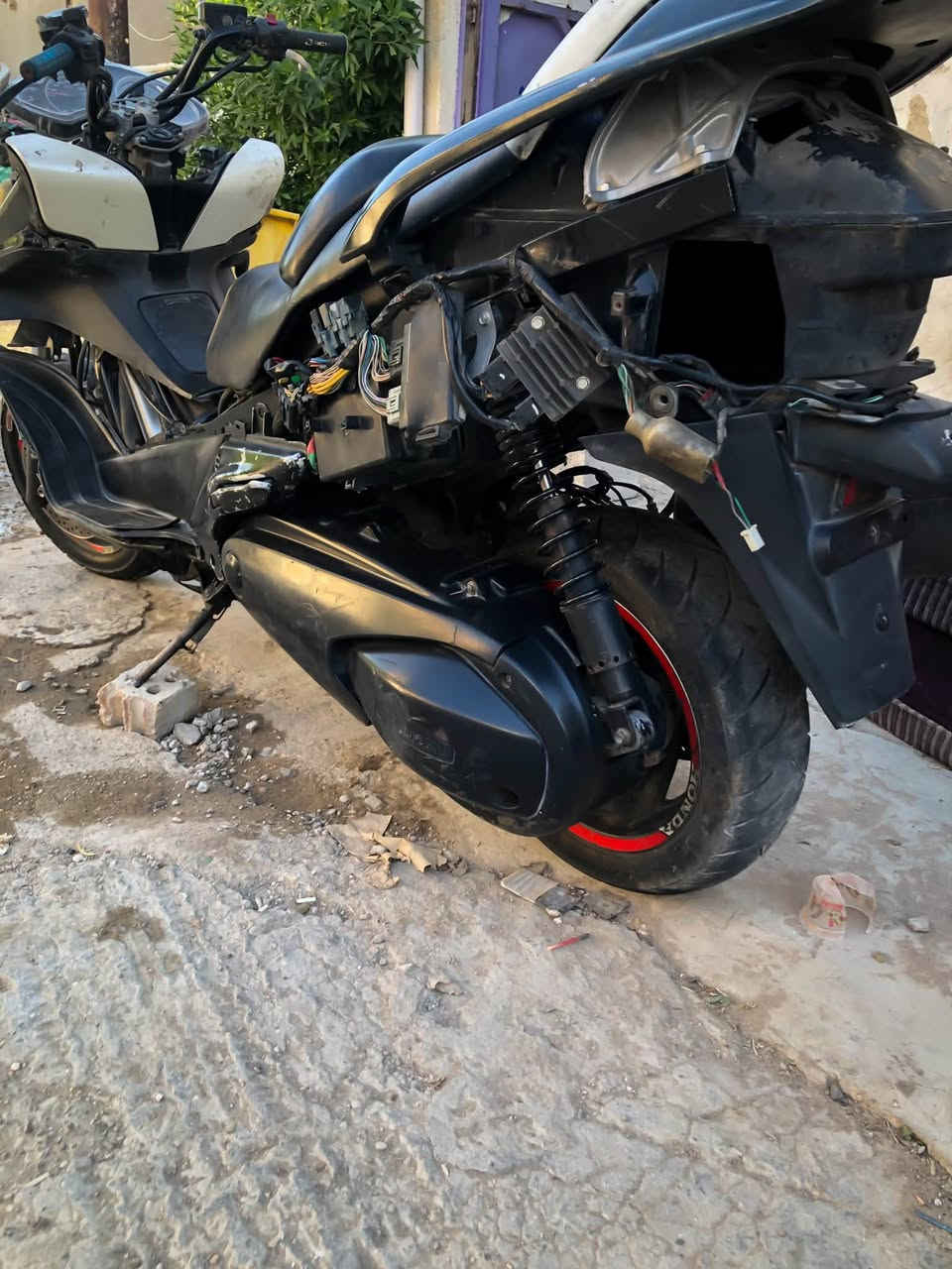 رقمي *********** بغداد جسر ديالى الجديد سعر 600 مو شراي لا. تعبني
سلفر ونج جيتي 400 حديث نضام سكورتي بيه سويجين مكينه تخبل شلعه ومعدل بطناش نقص فقط كفرات كهربايات شلع شغاله راسلني ودزلك فيديو
