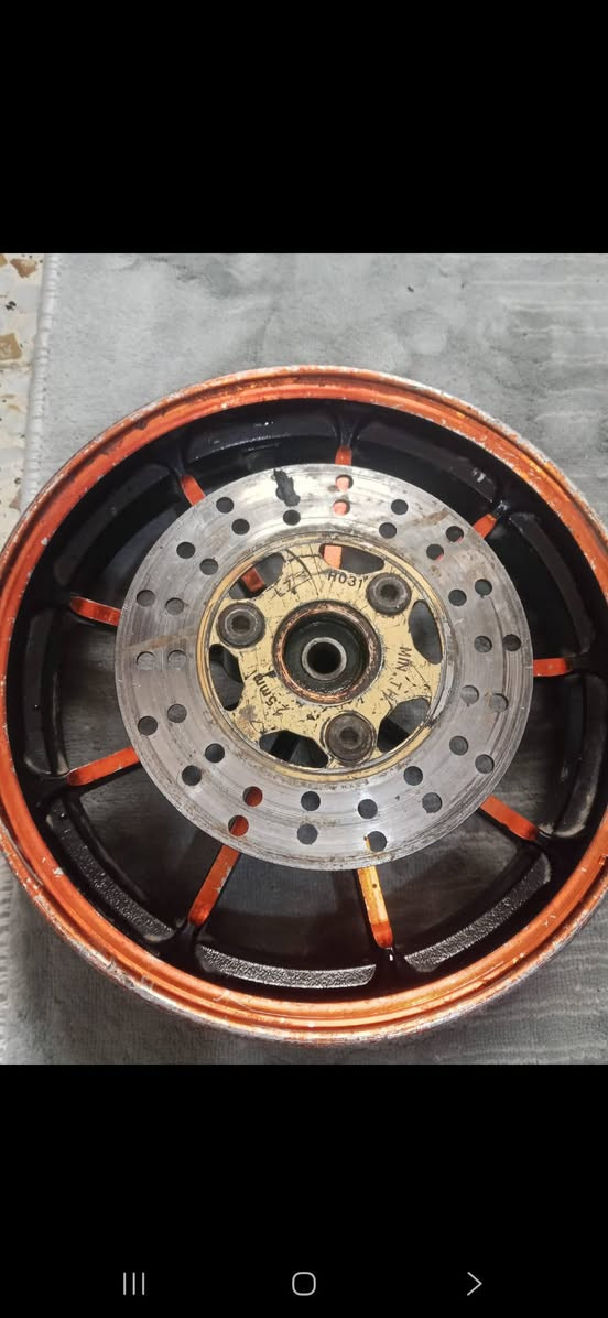 السلام عليكم  للبيع اصليات 
عقل ثعلب جي تي ار سعره ٣٠ وبيه مجال 
ويل ماكس عدله ٣٥ بي مجال
بغداد / ***********
