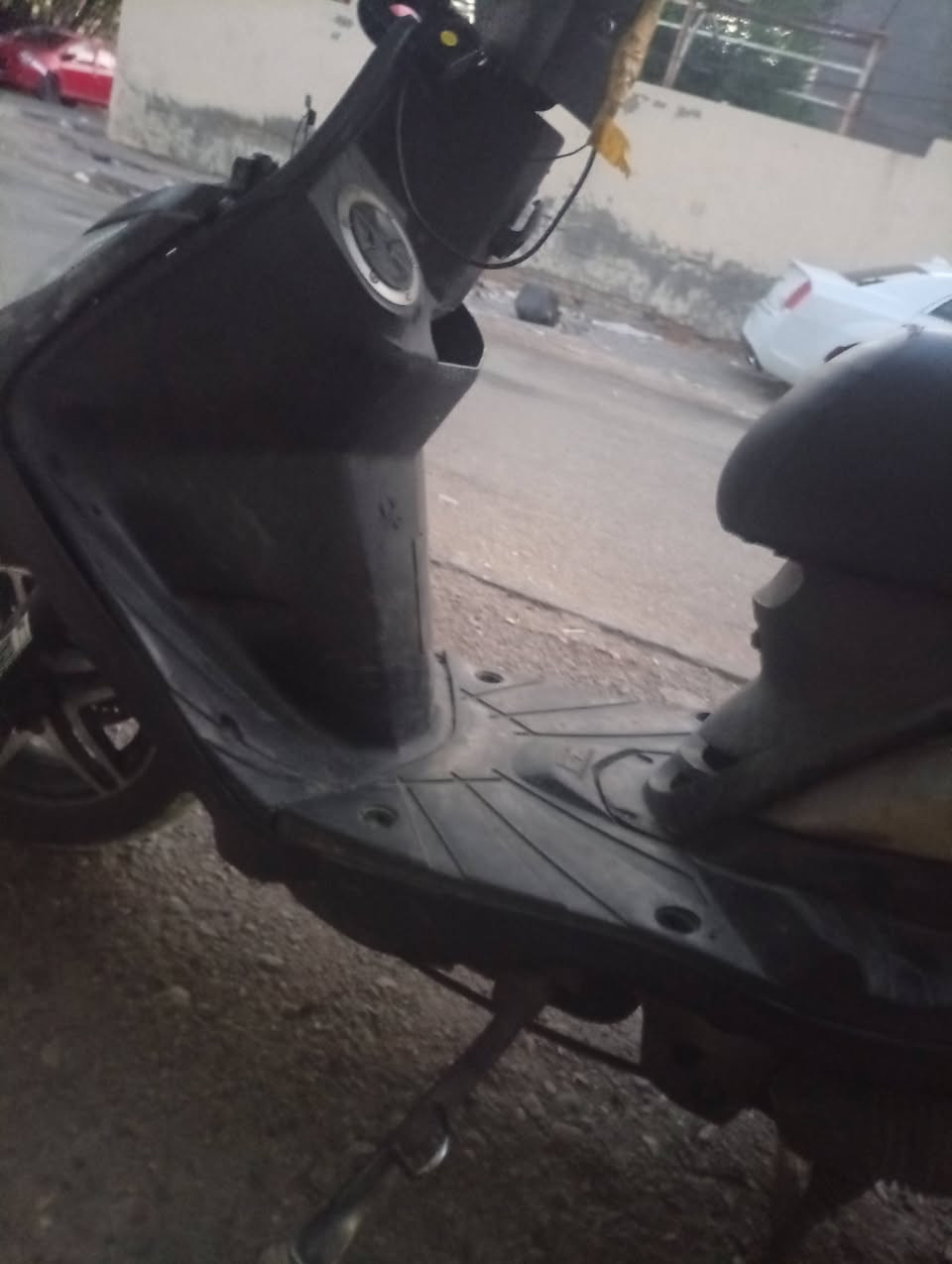 سلام عليكم عندي دراجه ثعلب نوزلجدراجه جديده بلاديه اوياله امامي وخلفي اوصلنصه رياضيه جعره وزهاومكينه ناعمه خرسه مكاني بغداد جديده النعيريه السعر350اوبيهه مجال بسيط***********
