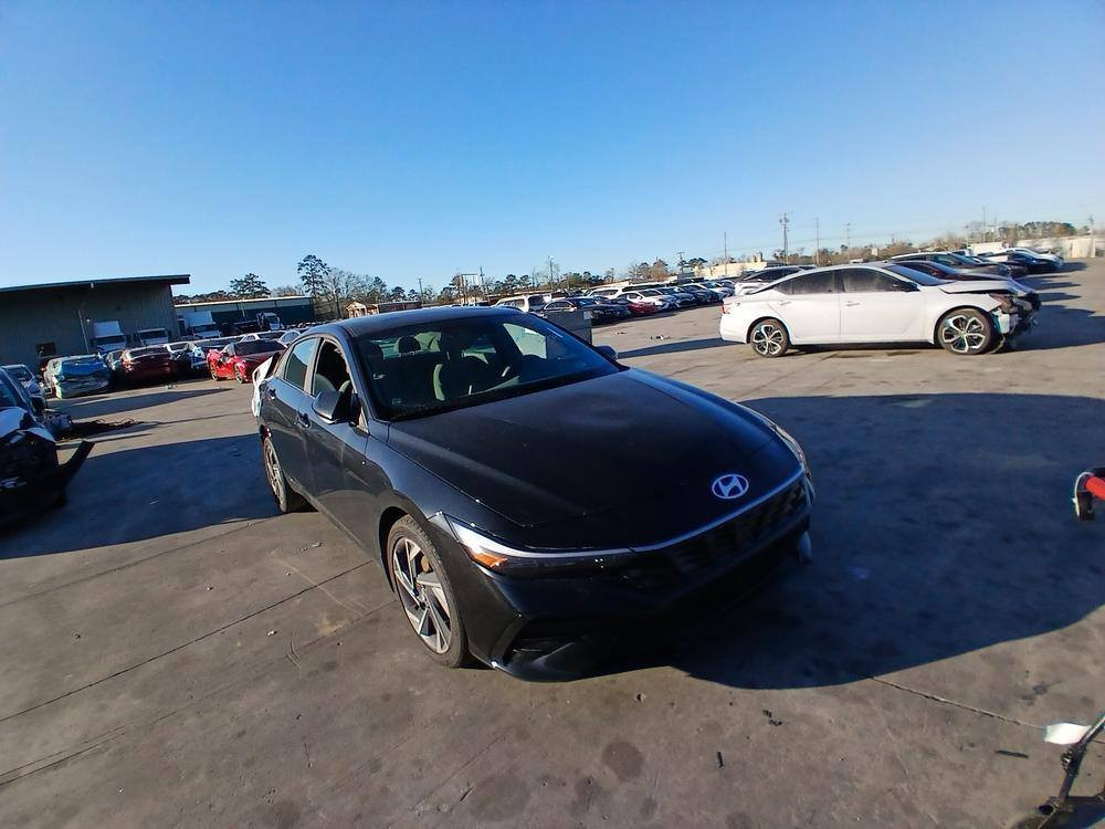 هيونداي النترا موديل٢٠٢٤ماشيه ٢٨مايل
سياره مده وصوله للحره ٤٠يوم
على حادثه ابيعه للحره ١١٠وبيه مجال
***********
