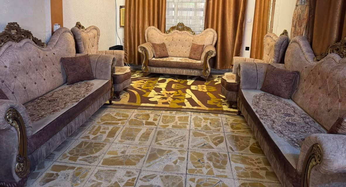 سلام عليكم عندي هاي البوفيا للبيع قويه تكمه والفوك منفصله عن الجوه ونظيفه وتكدرون تغيرون لونها للابيض او الاوف وايت سعر الشراء ب٦٠٠ وسعر البيع حالياً ٢٠٠ وبيها مجال بسيط سبب البيع انتقال لغير بيت ومساحه اصغر
وهذا التخم قوي تكمه ١٠ مقاعد ونظيف سعر الشراء مليون وربع سعر البيع حالياً ٦٠٠
للتواصل ***********
العنوان//
الدوره المهديه الثانيه
