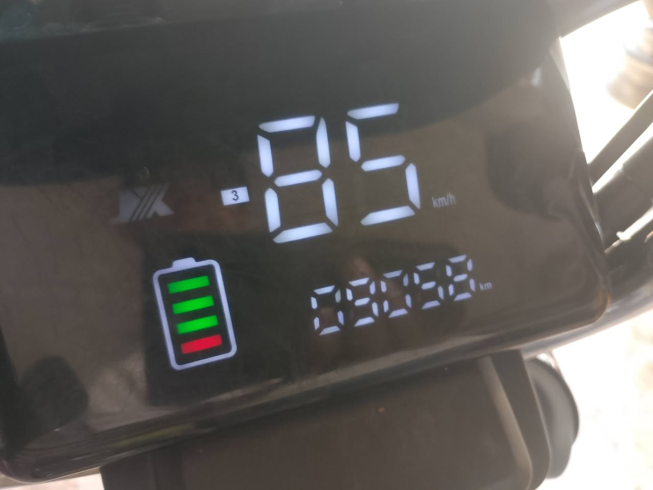 ماطور شحن للبيع
.
.
.
جديد مستعمل شهر واحد بطاريات جديدة ماطور يخبل 
السعر 300 ألف وبي مجال الرقم ***********
