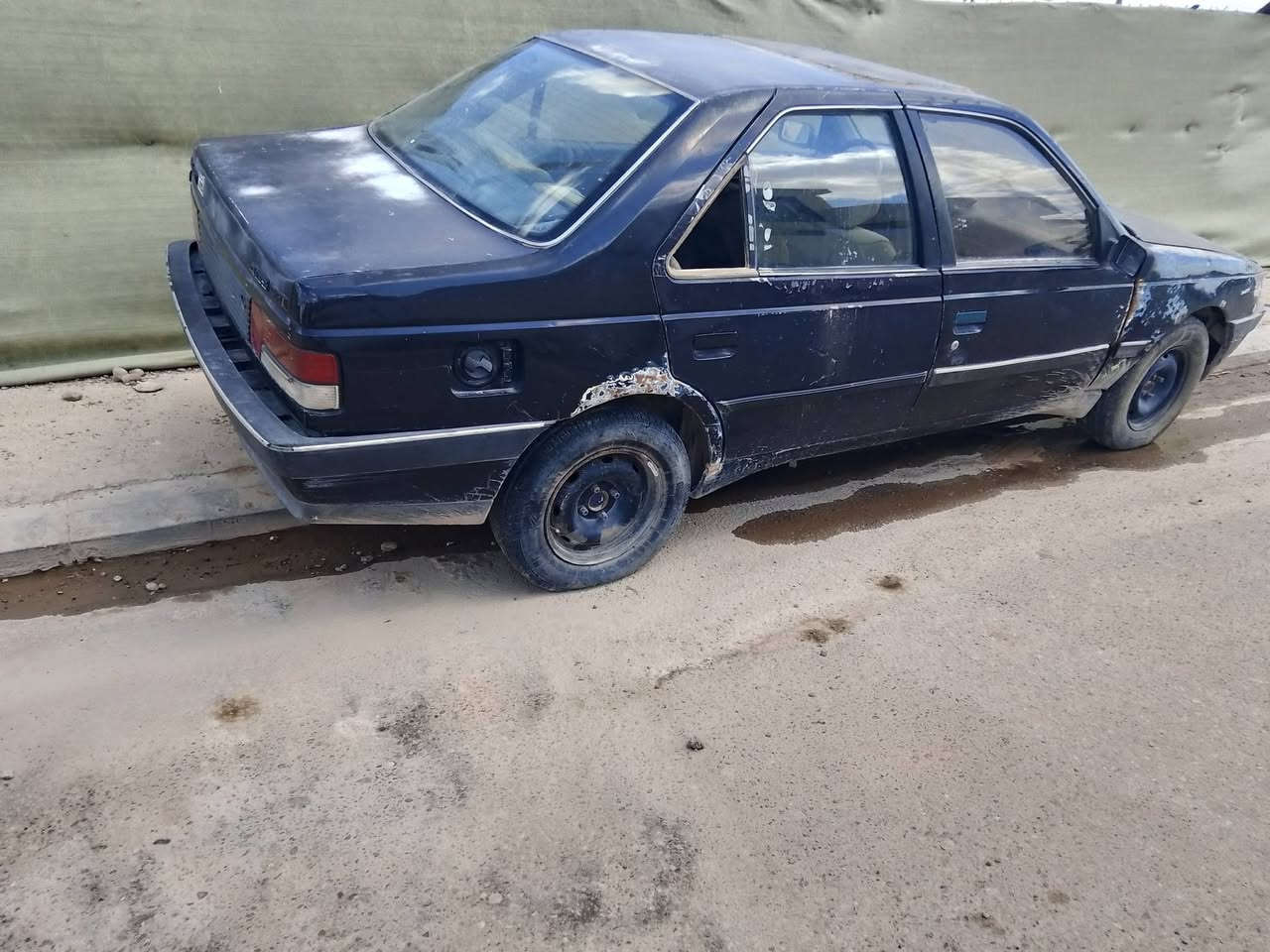 السلام عليكم بيجو 405 للبيع السياره كير  محرك شرط  محوره كابريتر يعني تنسه البنانزين.   راعيها ما اندله ابيعك حبل ماعندي بيها كلشي لاستفسار.  عل واتساب فقط ***********
