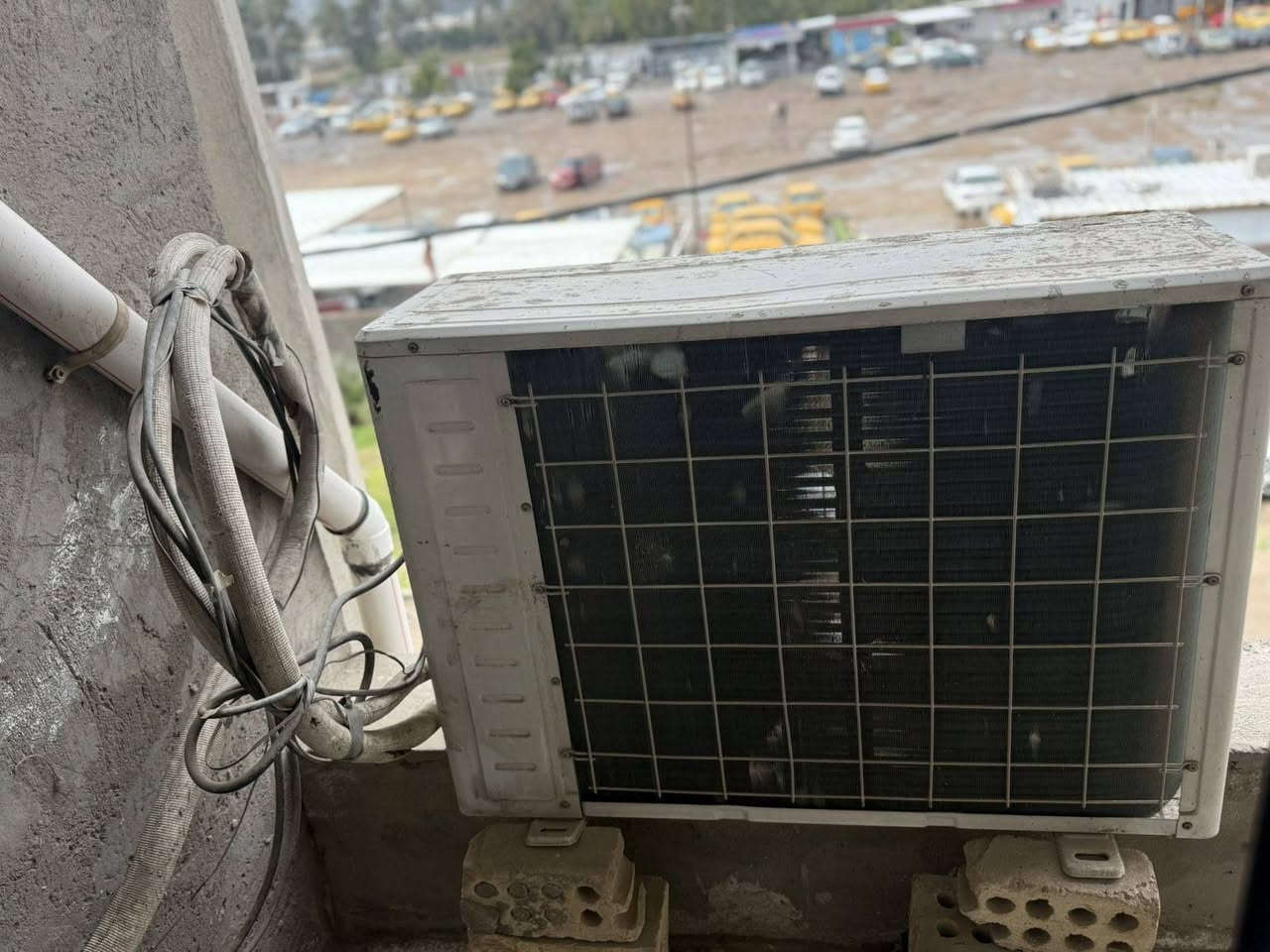 السلام عليكم سبلت كنتوري 3 طن نضيف جداً كامل مابي اي نقص العنوان بغداد  شهداء البياع للستفسار خاص او ع الرقم 783 824 7780 بي واتساب
