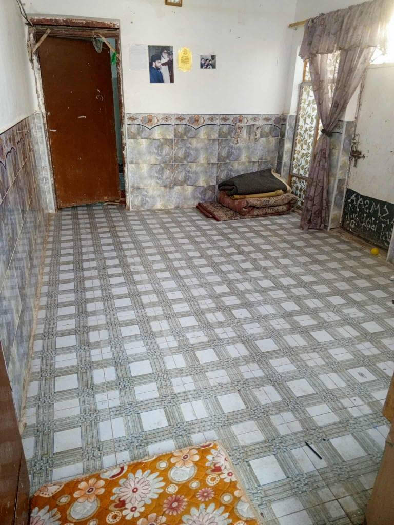 بيت ١٠٠متر بناء طابوك  وساس صب  طابو زراعي قرار محكمه غرفه وصاله ستقبال مطبخ تخاريج عوزه تلحيضات شوي عنوان كوفه قريب على لولايه بدايت شارع العيسى عمود ١٤ قرب فلكت دلال  السعر 35 منطقه هادءه  لاتصال مكلفه  خابر راعيه‏‪***********‬‏ النجف, العراق
