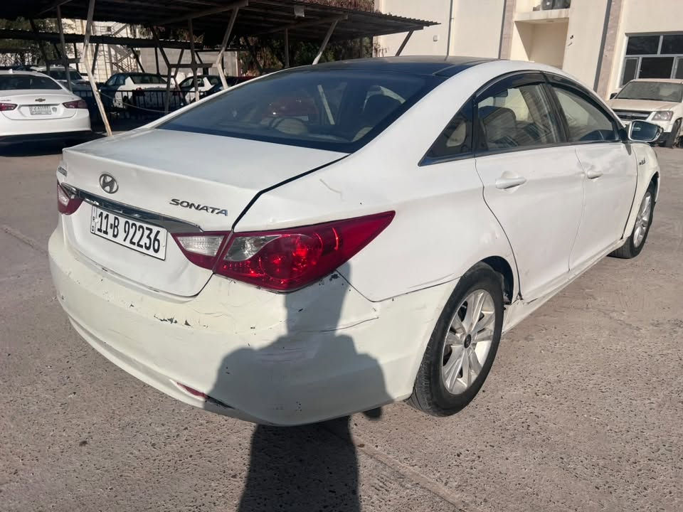 السلام عليكم
سوناتا 2011 خليجي 
محرك 2000 دوش 
تبريد 
مكينة مجفتة 
بيها تلحيظات وضربات 
السعر 78 ورقة 
للاستفسار واتساب ***********
