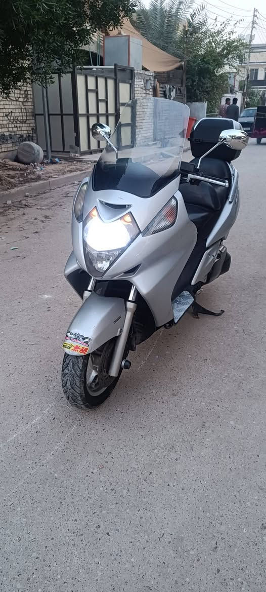 سلام عليكم للبيع سلفر ونج وارد امريكي دشبول 200 سكيورتي مكينه 600 بلادي برغي مامفتوح  بيها شرط الفحص شلعه معدل كلش قويه نعومه فول كهربايات كله شغال سعر 15 بغداد زعفرانيه *********** شراي خادم
