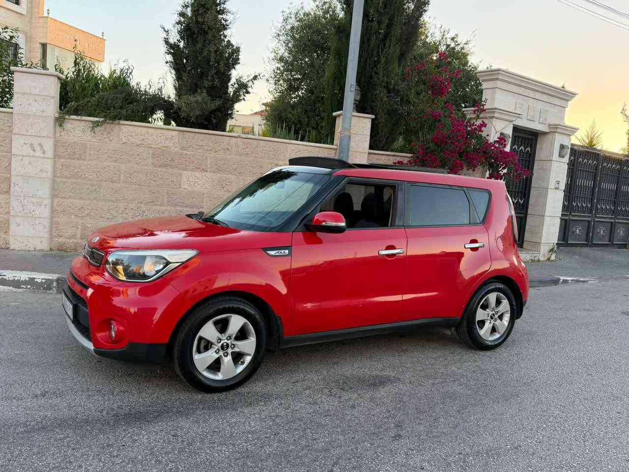 كيا سول 2018 فل اضافات بنورما .. اصل خصوصي بنزين  .. فحص ممتاز .. ترخيص تأمين طويل ‼️‼️‼️‼️‼️
عداد قليل جدا ✅ للبيع او بدل موجود في الخليل 
التواصل فقط 0592556191 Area A, فلسطين


**إذا كنت صاحب هذا الإعلان وتريد حذفه لأي سبب، رجاءا أرسل رسالة إلى الدعم الفني**