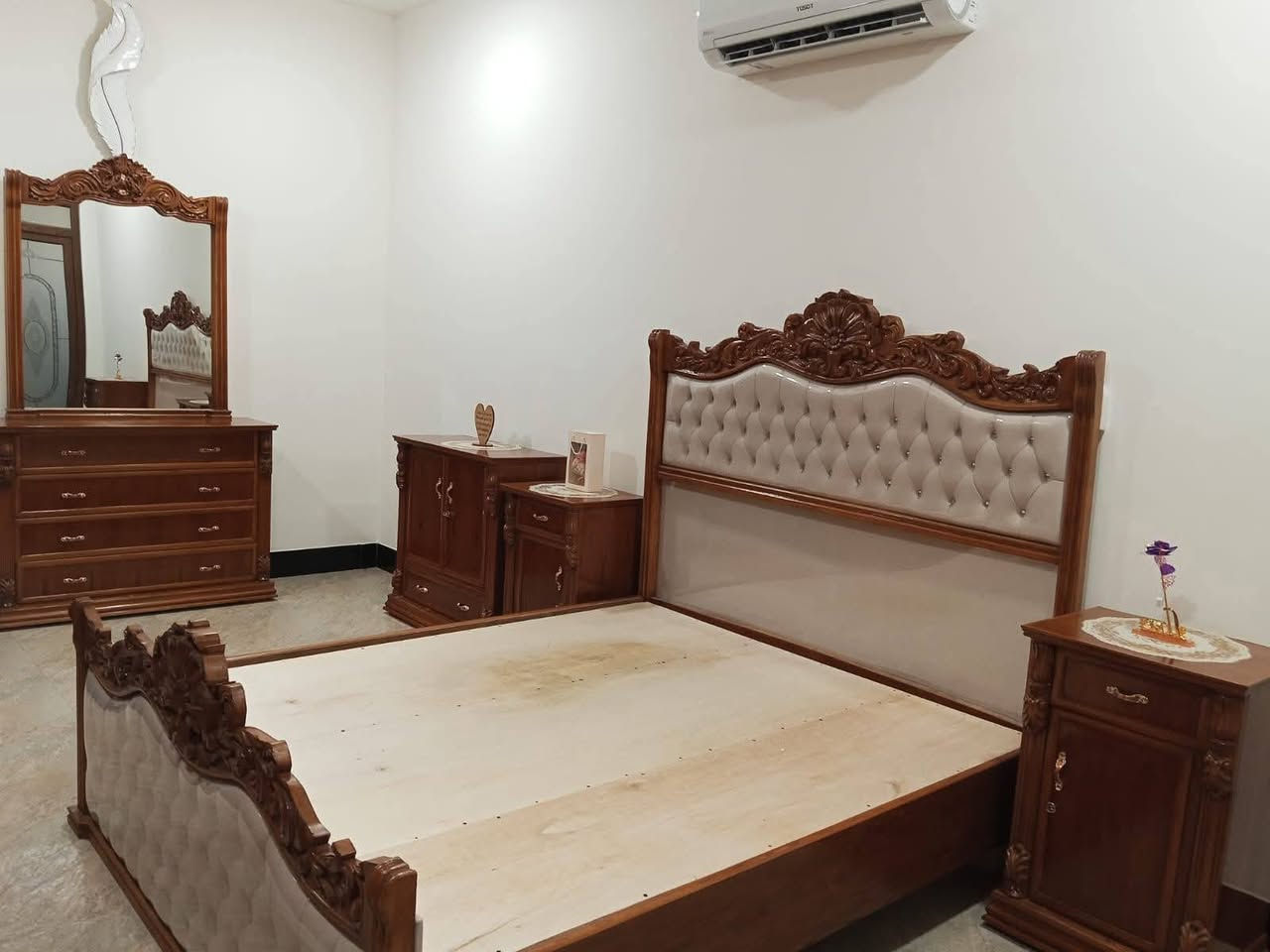 بسم الله الرحمن الرحيم
نجارة ابو نور العبيدي 
الرمادي كورنيش الحوز قرب مدرسة جنيد البغدادي 
هاتف *********** واتساب
ومن الله التوفيق
