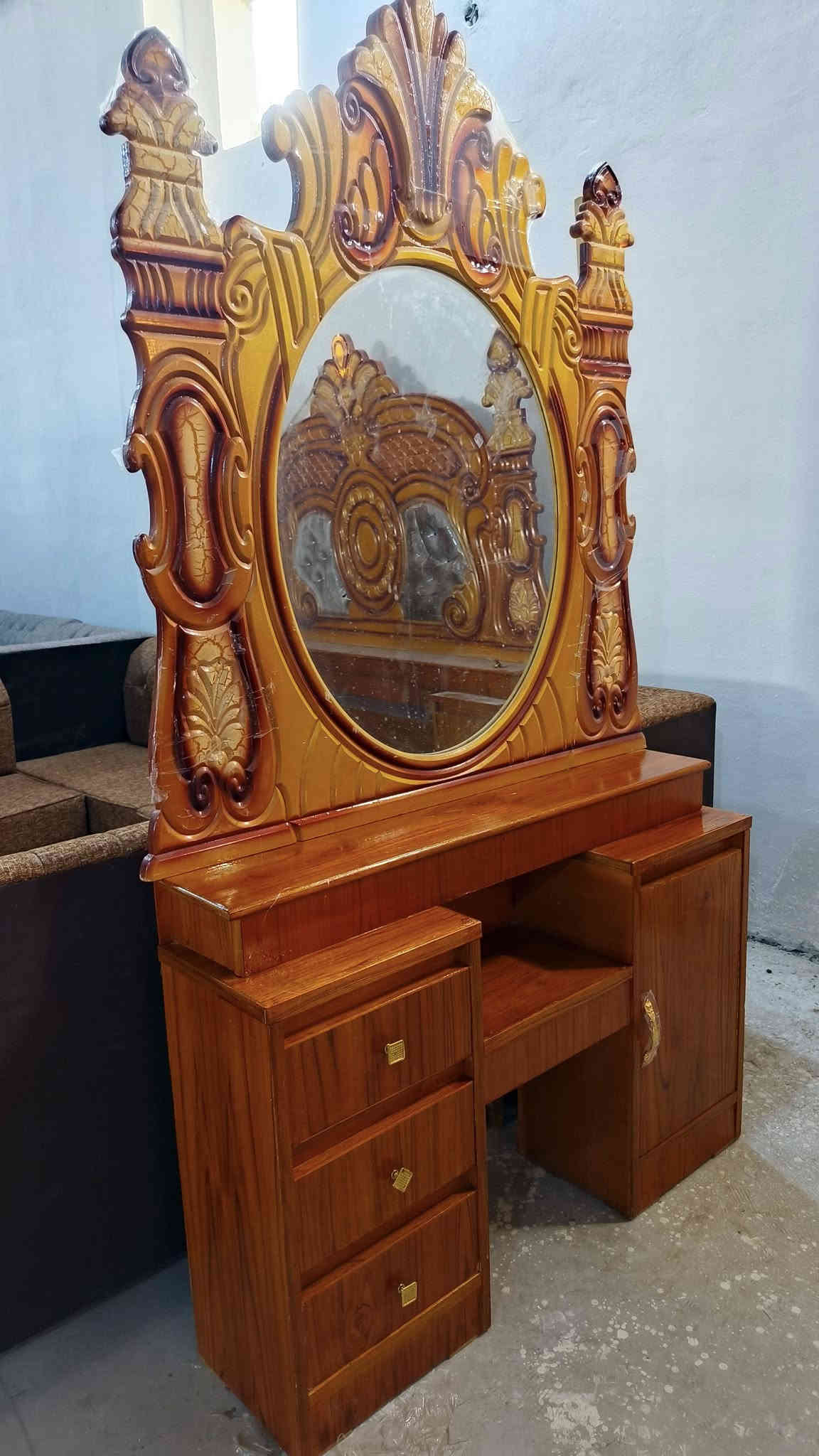 السلام عليكم غرفه البيع استعمال قليل كلش السعر 750وبيه مجال المكان هبهب الستفسار أن تصل ***********
