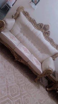 تخم للبيع عشر مقاعد +طبلة وسطية + طبلتين جانبيتين السعر 375  سبب البيع...