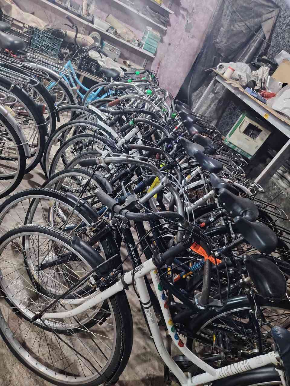 بايسكلات ياباني بطه جميع الاحجام حاويه ياباني كوت الاحرار  الحسينيه قرب الجامع *********** ابو علي
