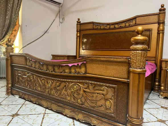 غرفة نوم كويتي للبيع كبيرة
چرباية2متر.  كنتور 3متر 
السعر 875الف بيها مجال قليل 
مكاني البصرة الزبير 
للتواصل ***********
