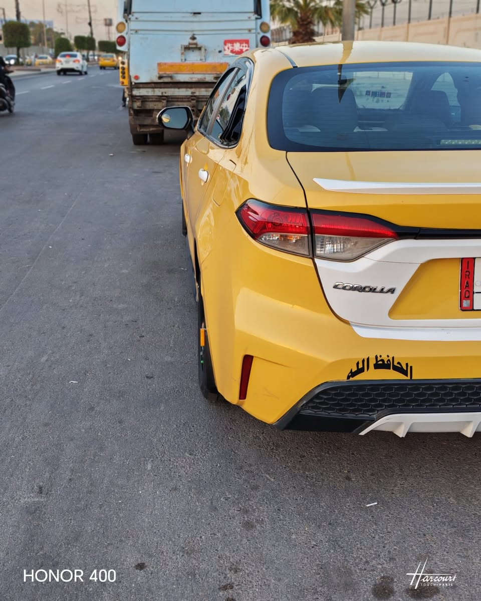 السلام عليكم ورحمه الله وبركاته
سيارة كورلا موديل 2021 وارد امريكي السعر 145 ورقه وبيها مجال بصمه تحكمات شاشه حساس رادار نص فول اضافتاً الى گير ومكينه 2000 وخير من الله اضافتاً الى الصدر نظيف و تخم اطارات جديد السيارة بأسمي
بالإضافة حادثها خلفي مثل ما موضح بالصور 
وللأستفسار اكثر رقم الموبايل ***********
