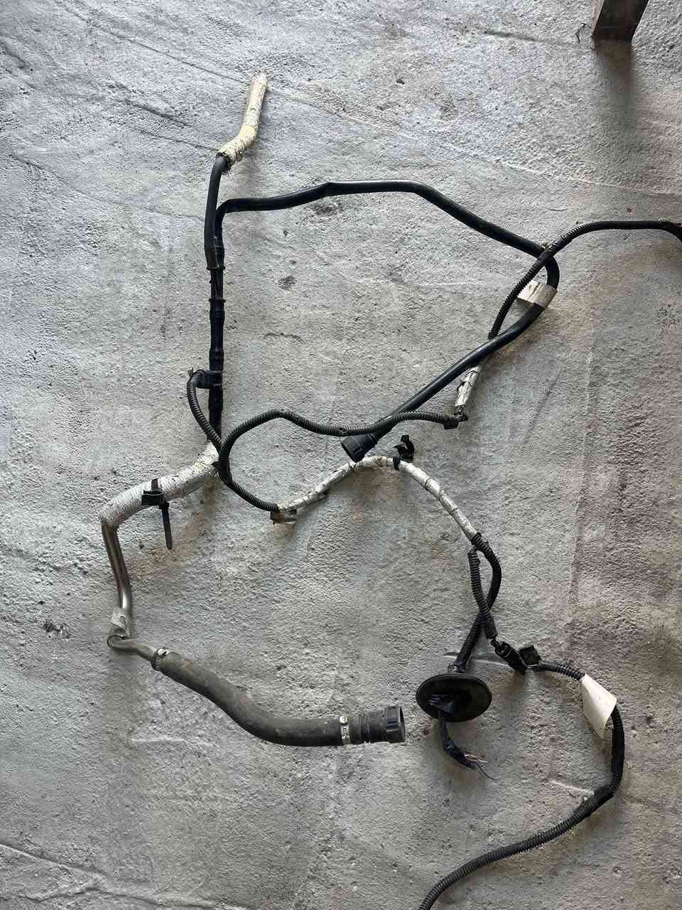 سلام عليكم فيت بم موستنك ومبخره للبيع اصلي مال تفصيخ مخبره كامله هيه وتفاصيلها من مديل 2014 وجوه عنوان بغداد الحريه ***********
