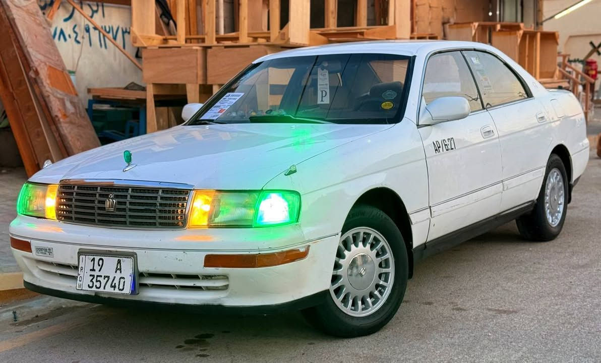 سلام عليكم 
تيوتا كراون 1992
رقم كربلاء نكليزي مشروع وطني بسمي سنويه جديده 2031
مكفوله من الكص ونقل الجثه والضربه والكلبه والتجيه والصبغ 
مكينه 2500
كير 
اكسل 
شاصي 
تخم تاير 
صدر 
كهربائيات كلها شغاله 
غرفه خير من الله 
ترايها كلش حلو سياره حلوه مال جناي 
كوت قضاء الحي 
سعرها 57 وبيها مجال 
***********
