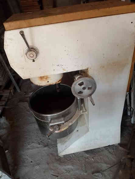 _محمص سوري استخدام قليل ب750وبيه مجال
_خلاط سوري 60لتر ب750وبيه مجال
المكان النجف للتواصل ***********
