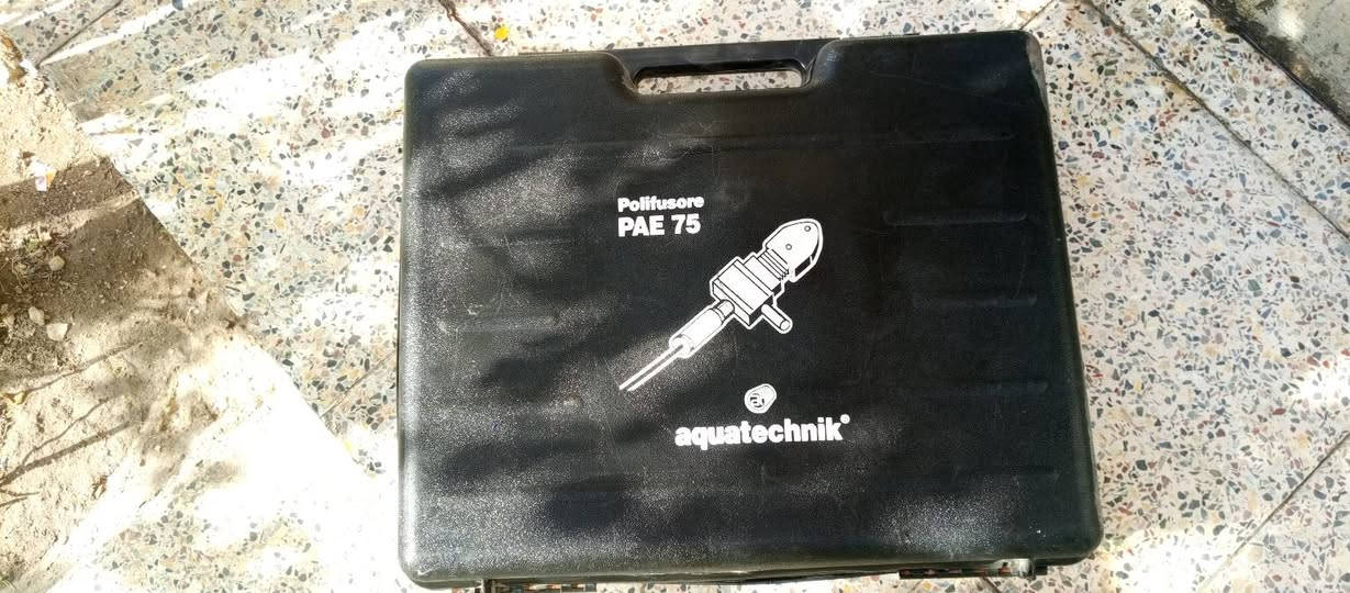 سلام عليكم 
كاوية ايطالية من2001 عندي 
ممشتغلة بالكهرباء من شركة جوكو ميني  
السعر 4ورقات
الشراي يتصل ***********
