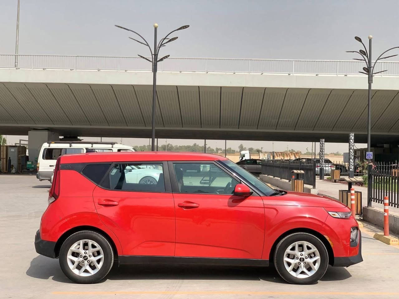 للبيع كيا صول موديل ٢٢ رقم اربيل باسمي محرك ٢٠٠٠دوش  تحكمات استيرن شاشه كبيره نضام توقف ذاتي رادارات تحديد مسار  شاشه كبيره خارطه تشغيل عن بعد كشن كهربائي   السياره مكفوله لا شواصي ولا لغود  ولا اي ايرباك طاك ولا اي ضربه قويه السونار بل صور وايضا رقم الشاصي موجود بغداد كراده للاتصال *********** السعر ١٥٥ وبيه مجال
