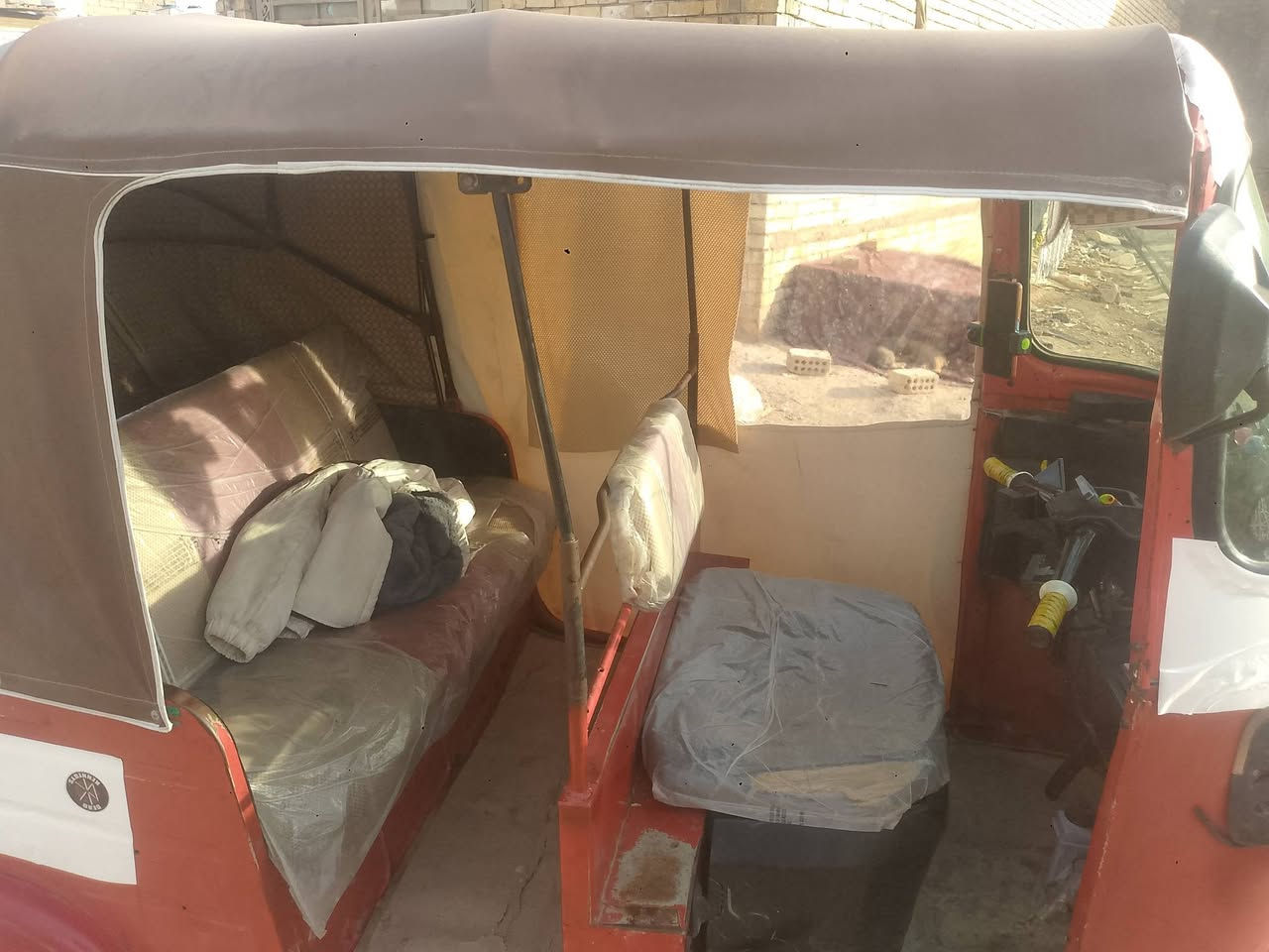 سلام عليكم تكتك للبيع
موديل 2017 شهر 10
مكينة 20 اوراق اصولي نضافة فول 
مكان سياحي سعر 3 ملاين  وبها مجال متوفر واتساب ***********
