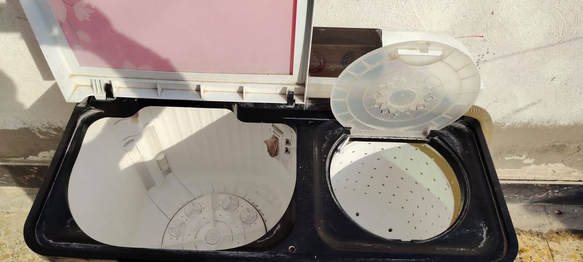 غساله كبيره للبيع ب65بيها مجال بسيط شرايه خاص تجي مكان بل حسينيه خدمات مسقط***********
