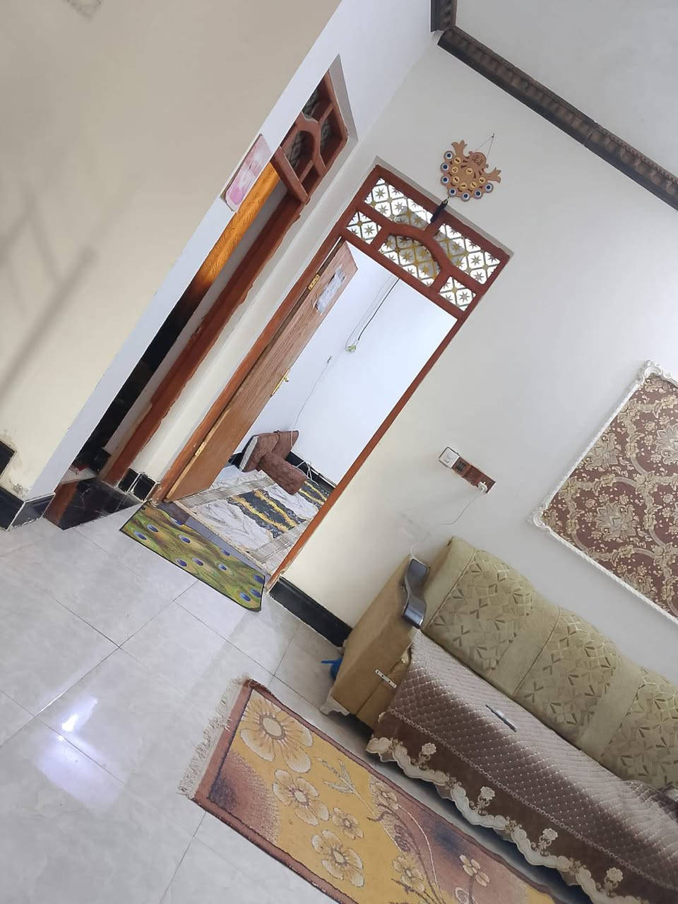 بيت زراعي للبيع بيه وصل تطويب المساحه 200متر كونكريت مسلح غرفتين وصاله ومطبخ وصحيات واستقبال 
العنوان الاسكان الصناعي دور سيد حمزه الاستفسار هذا رقم الهاتف وتساب ***********
