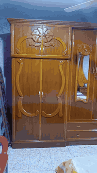 غرفه تسكام صاج داخل وخارج ام السته طابقين ظهر جرجوبه نظيفة كلش خشب جاوي 8قطع مكاني محاويل للاتصال ع الرقم ***********
