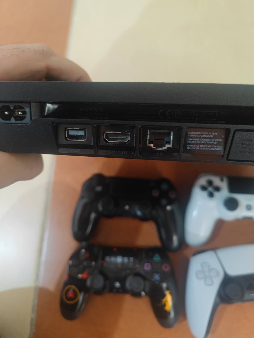 بلي ستيشن 4 سلم ps4 slim
1 جيجابايت مهكر نضام 9.00 فول مستقر ضغطة زر
مع اربع يدات 2 بلادي 2 تجاري لوك ستيك 
سعرة قفل قفل 350


**إذا كنت صاحب هذا الإعلان وتريد حذفه لأي سبب، رجاءا أرسل رسالة إلى الدعم الفني**