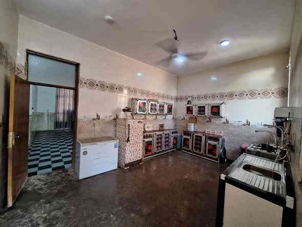 اسعد الله اوقاتكم بكل خير أحبتي
يتوفر دار سكن للبيع 

المساحه لكليه "200 متر 

سند ٢٥ 

استقبال 
غرفه
صاله
مطبخ 
 صحيات 

البيت نقص ارضيه والبخ وبيتونه

بناء  2023

العنوان بابل ابي غرق مقابيل الطاقه الكهربائيه بشارع الوسفيه 
السعر  57 مليون بي مجال شراي 

للاستفسار لاتصال على ***********
جميع الخدمات ماي كهرباء
