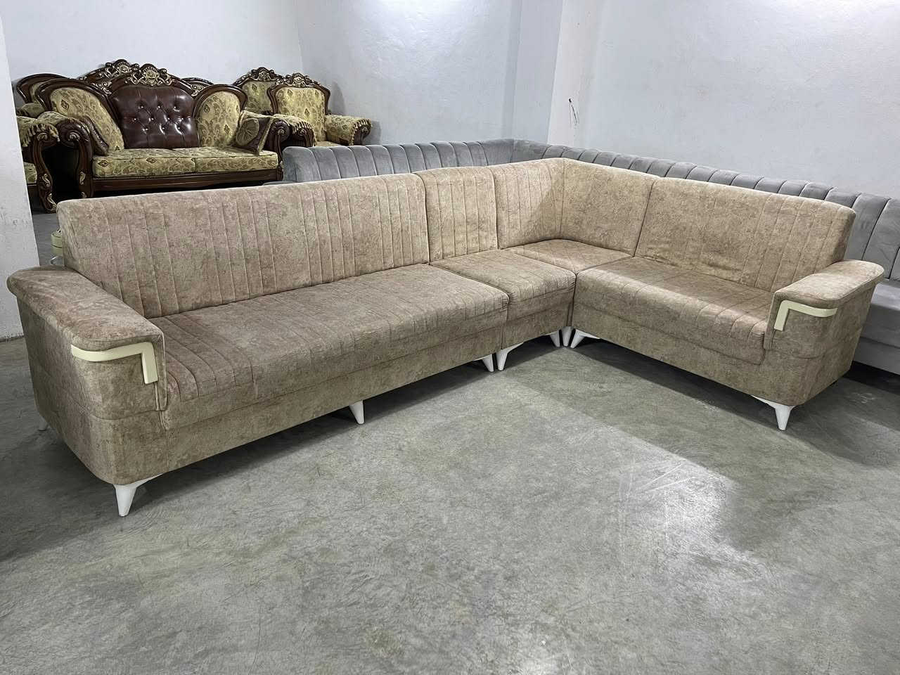 L
هاتینەوە بە ئێلێکی تایبەت 7نەفەری
دەست کردە زۆر پاک و خاوێنە 
ژم***********
