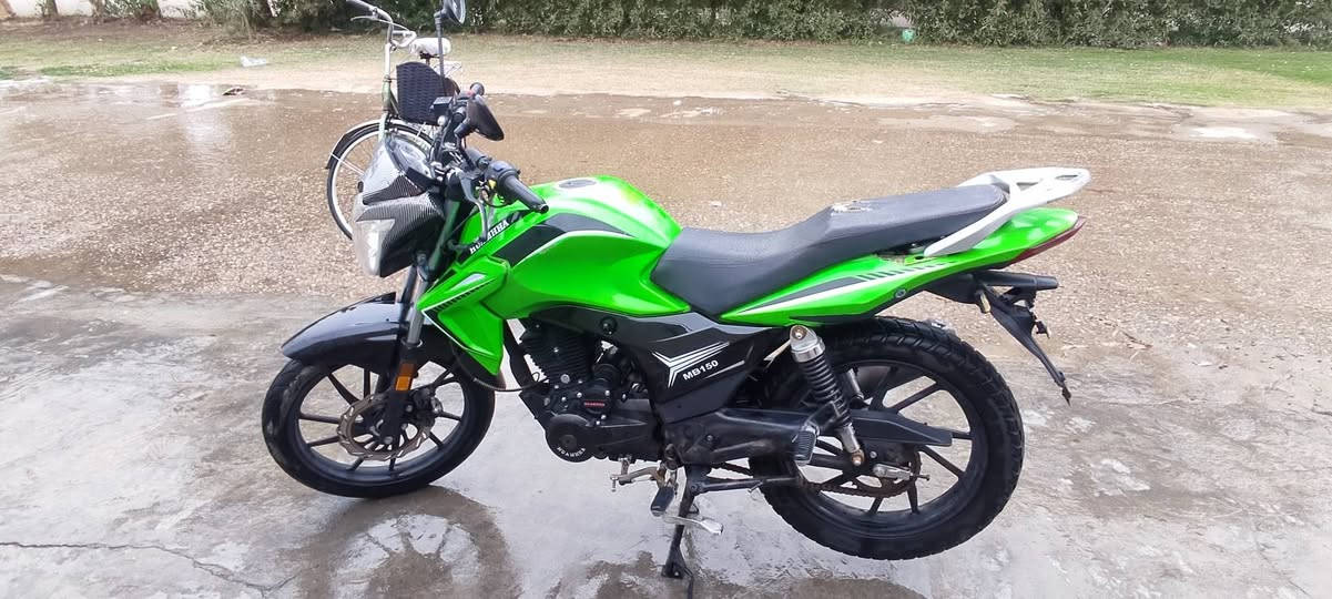 هيوما مسجل 23
سعره مليون 300 
هاتف/***********
