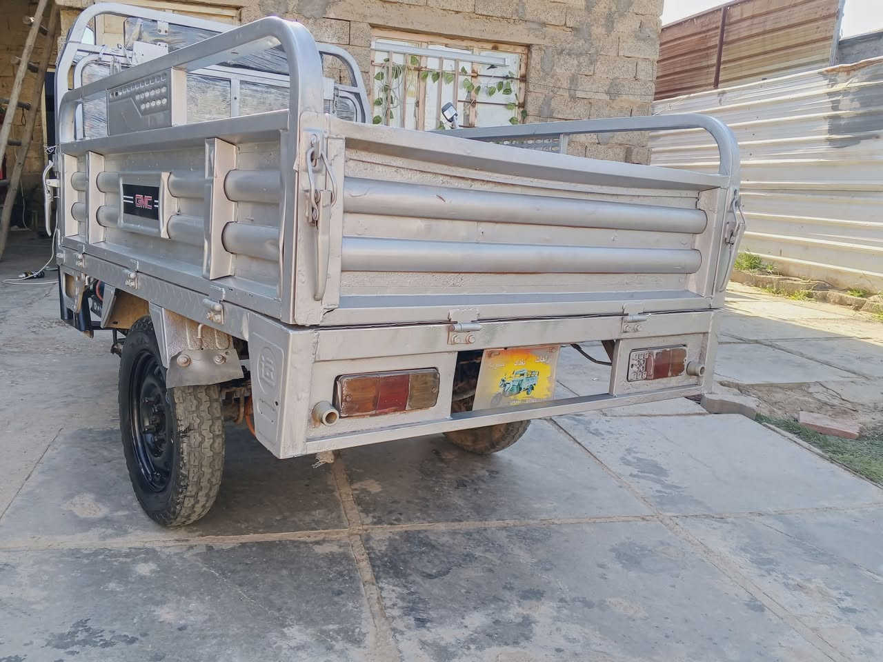 #متاح ستوته شحن دايوان بطاريات دبل فولل كاملة من كلشي(( ب 650🔒))
كلشي شغال 
شارع مقابيل الرياضي شارع الصديق قرب مدرسه الخطاب 
الهاتف ***********
