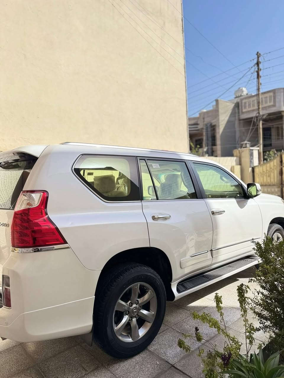 لكزس برادو 2013 خليجي
مكفولة كفاله عامه عدا الدعاميات صبغ ماشيه 108الف كيلو رقم بغداد الانكليزي باسمي تحويل مباشر 
السعر (267)$$بيها مجال  
اتصل فقط ***********
مكان السياره بغداد حي الحسين قرب مطار بغداد
