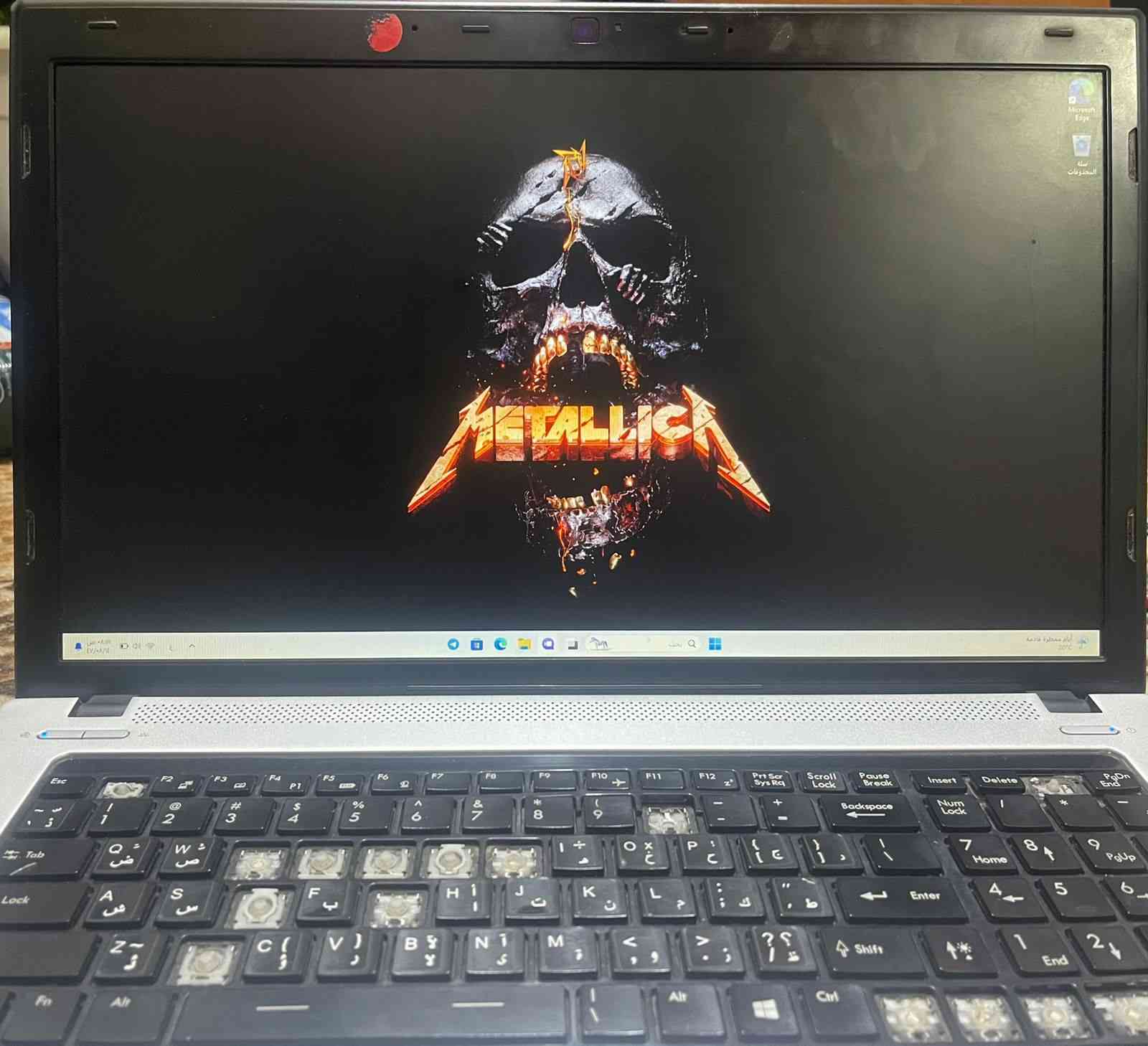 سلام عليكم كيس ولابتوب شغالات للبيع قيم بل يرضي الله *********** مكاني بغداد الاسكان توصيل موجود
