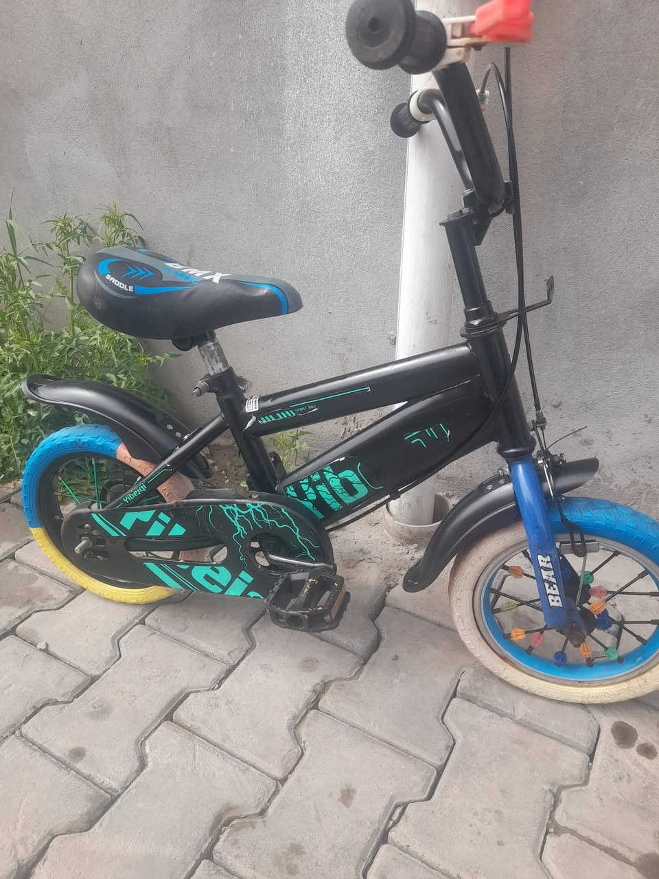 السلام عليكم متاح باسكل حجم ١٦ أوربي رياضي كامل من كلشي اي نقص مابي وباسكل كلش حلو ونظيف ٣٥ الف والثاني حجم ١٢  كلش نظيف وكامل من كلشي اي نقص مابي ٢٠ الف بعقوبة التحرير *********** وهذا الرقم بي واتساب
