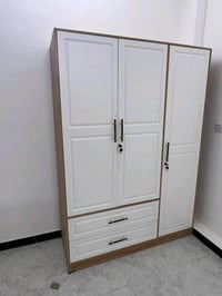 كنتور 3 باب عرض متر ونص ارتفاع مترين عمق 50 سم يوصل بالكارتون ما مشدود...