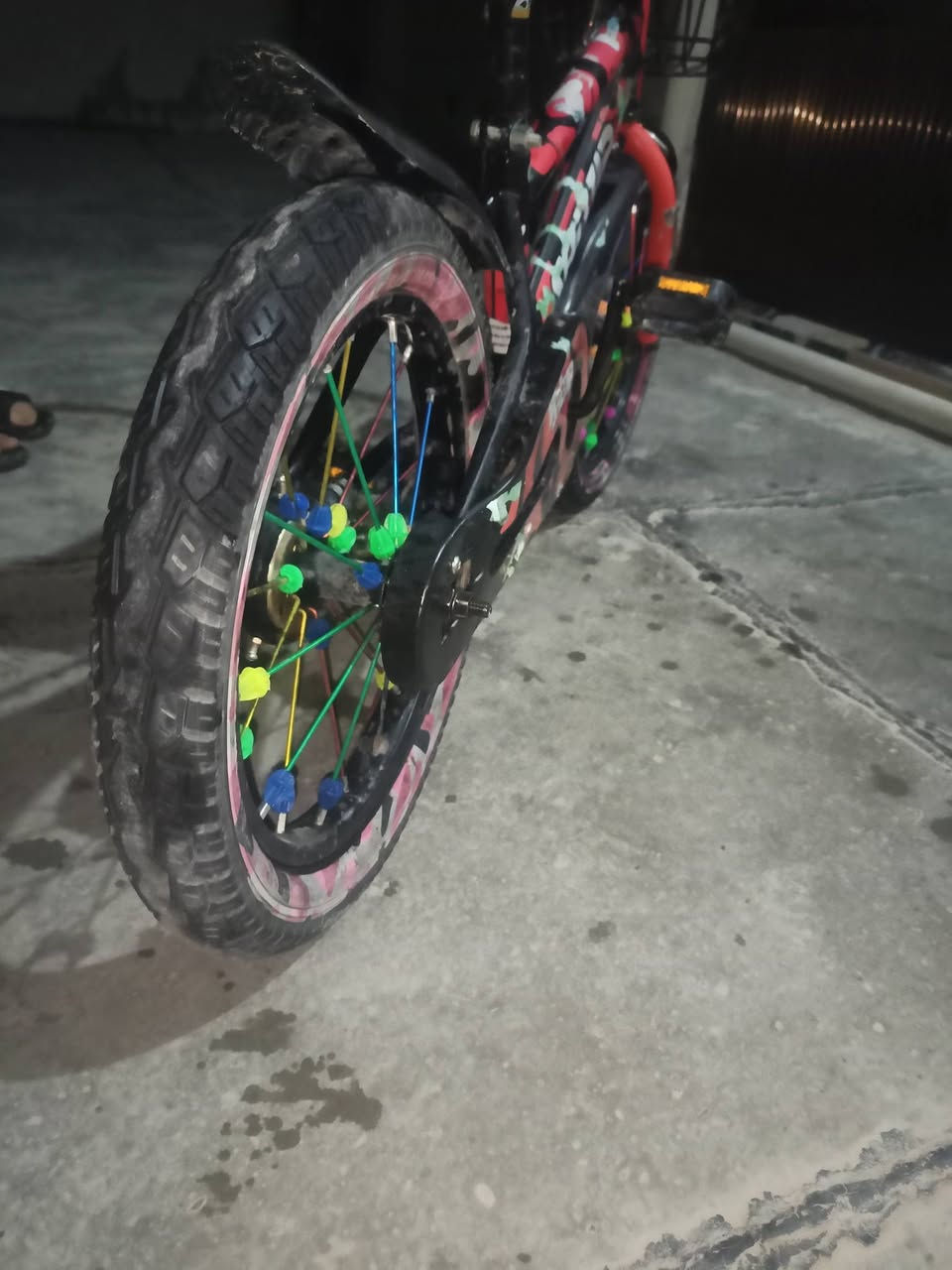 السلام عليكم للبيع 
الاحمر حجم 16 بيسكل نضيف كله بلادي جوابه وتايرات وكشن كله شرط جديد +سله السعر 35 بي مجال شراي تعال خاص 
.............................................................................
الأسود حجم 12 فول نظافه تايرات وجوابه وكشن كله بلاد ونضيف+ سله السعر 25 بي مجال الشراي يجي خاص 
مكاني كركوك باجوان.


**إذا كنت صاحب هذا الإعلان وتريد حذفه لأي سبب، رجاءا أرسل رسالة إلى الدعم الفني**